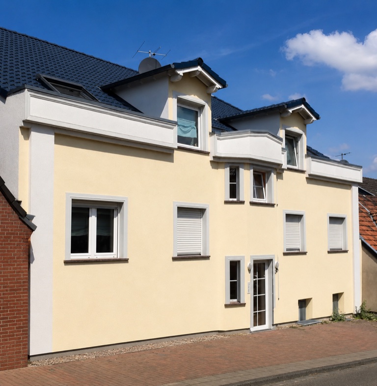 Sanierte Hausfassade