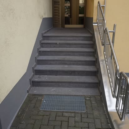 Geländer an einem Podest