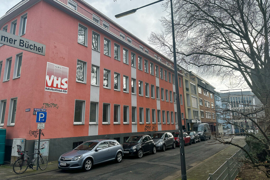Umbau einer alten VHS Schule in 14 moderne Wohneinheiten.